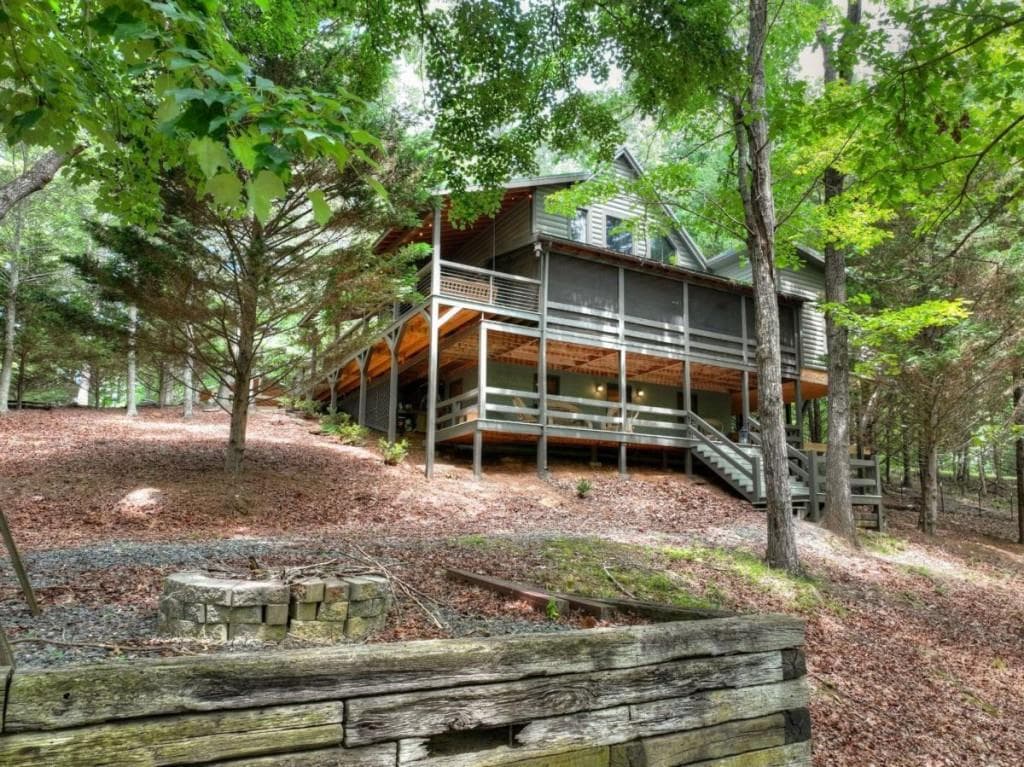 4 bedroom, 4 bathroom, 2,700 sq ft single family residence for sale at 246 Uphill Road, Blue Ridge, GA 30513 — photo 5