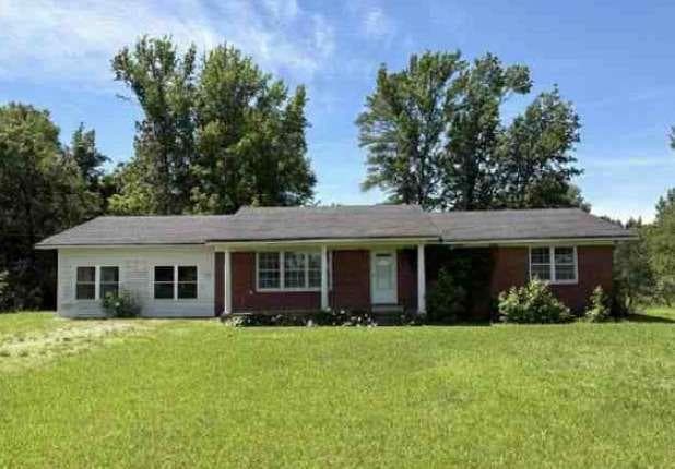 3 bedroom, 2 bathroom, 1,597 sq ft home for sale at 1190 Asphalt Rock Road, Cherokee, AL