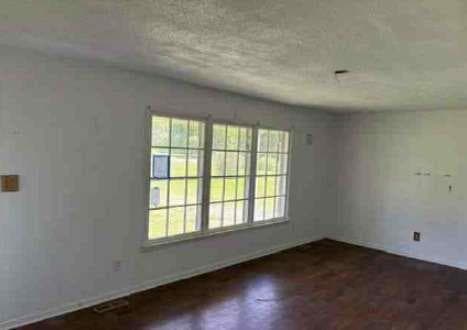 3 bedroom, 2 bathroom, 1,597 sq ft single family residence for sale at 1190 Asphalt Rock Road, Cherokee, AL 35616 — photo 7