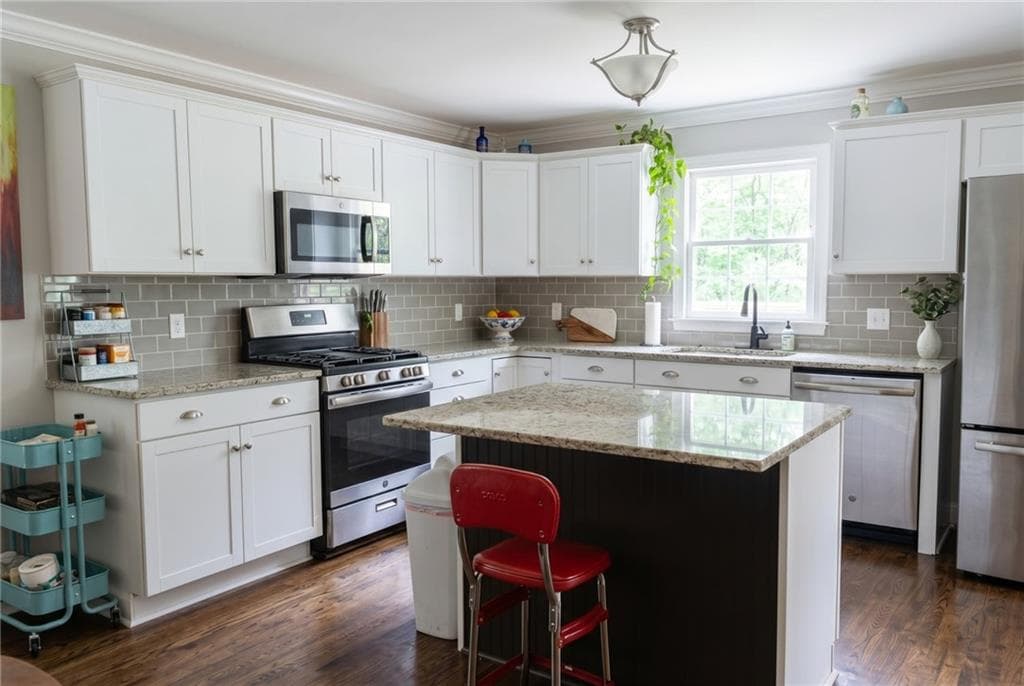 4 bedroom, 2 bathroom, 2,714 sq ft single family residence for sale at 1225 Dewberry Lane, Canton, GA 30114 — photo 5