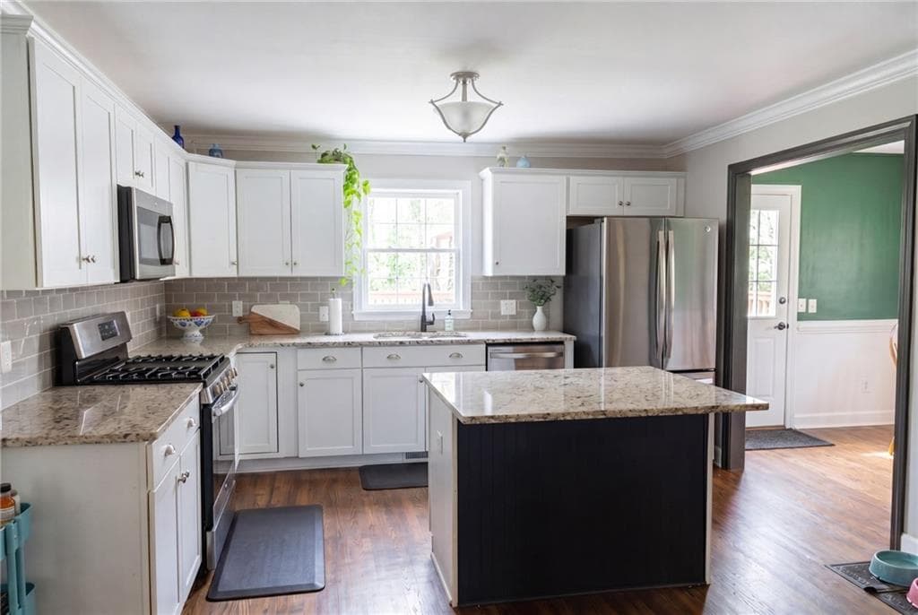 4 bedroom, 2 bathroom, 2,714 sq ft single family residence for sale at 1225 Dewberry Lane, Canton, GA 30114 — photo 6