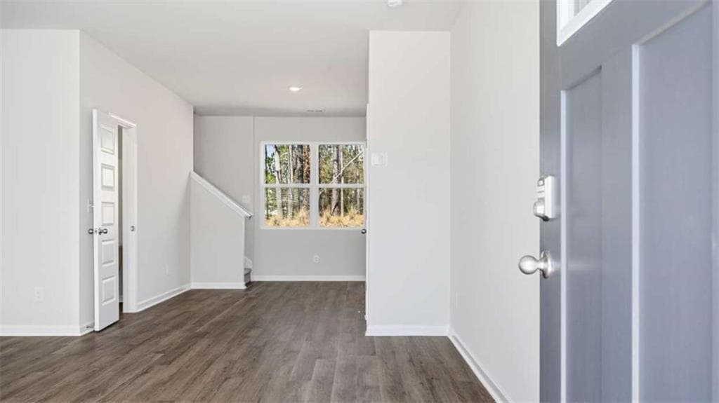 3 bedroom, 3 bathroom, 1,518 sq ft single family residence under contract at 220 Bristol Boulevard, Winder, GA 30680 — photo 2