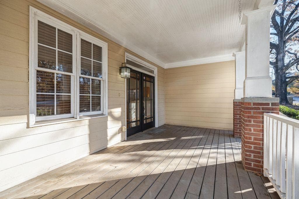 4 bedroom, 2 bathroom, 2,564 sq ft single family residence for rent at 2310 HOSEA L WILLIAMS Drive, Atlanta, GA 30317 for $2,900 a month — photo 3