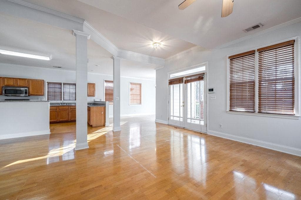 4 bedroom, 2 bathroom, 2,564 sq ft single family residence for rent at 2310 HOSEA L WILLIAMS Drive, Atlanta, GA 30317 for $2,900 a month — photo 6