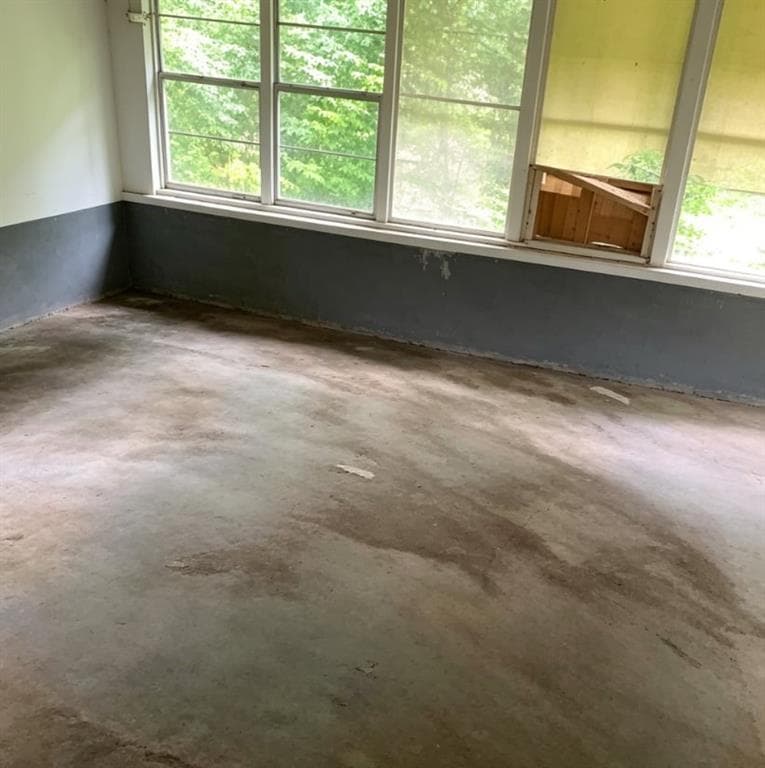 3 bedroom, 2 bathroom, 1,375 sq ft single family residence under contract at 411 Stiles Road, Selma, AL 36701 — photo 2