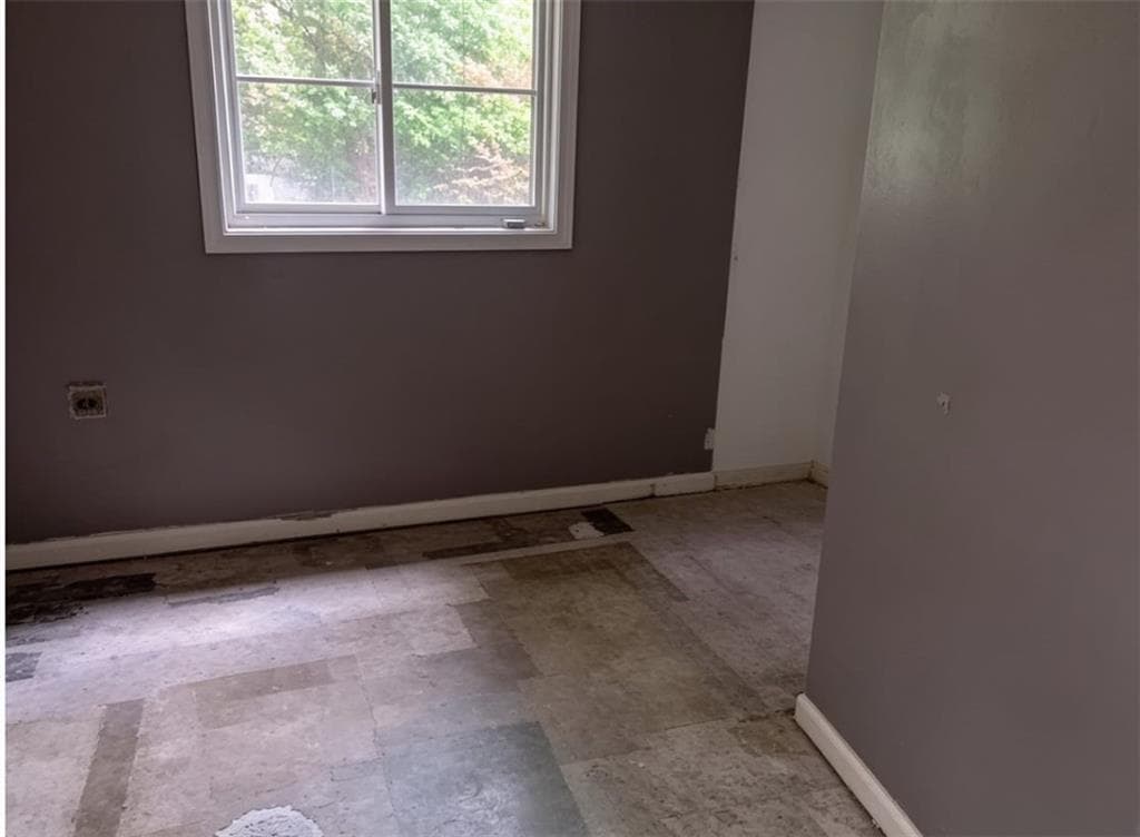3 bedroom, 2 bathroom, 1,375 sq ft single family residence under contract at 411 Stiles Road, Selma, AL 36701 — photo 6