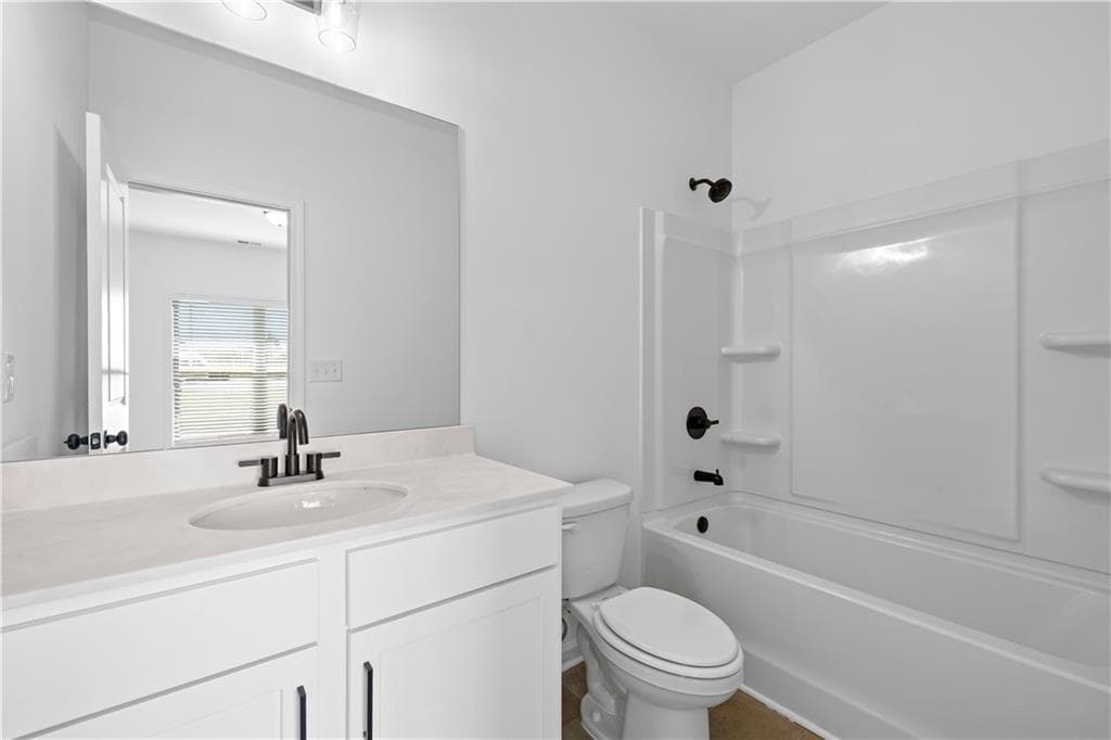 3 bedroom, 4 bathroom, 1,919 sq ft townhouse for sale at 36 Nickel Drive 17, Newnan, GA 30265 — photo 4