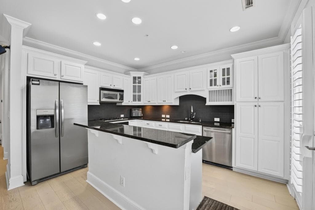 4 bedroom, 4 bathroom, 3,820 sq ft townhouse for sale at 2258 Edgartown Lane, Smyrna, GA 30080 — photo 3