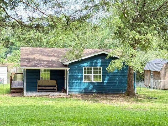 1 bedroom, 2 bathroom, 888 sq ft single family residence for rent at 210 W James Circle, Hampton, GA 30228 for $1,450 a month — photo 1 of 14