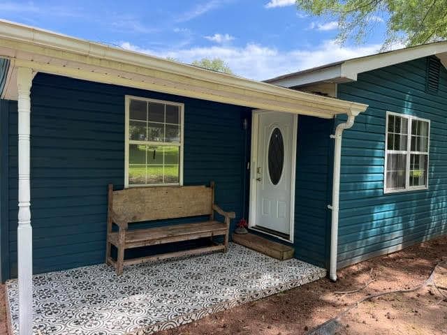 1 bedroom, 2 bathroom, 888 sq ft single family residence for rent at 210 W James Circle, Hampton, GA 30228 for $1,450 a month — photo 2