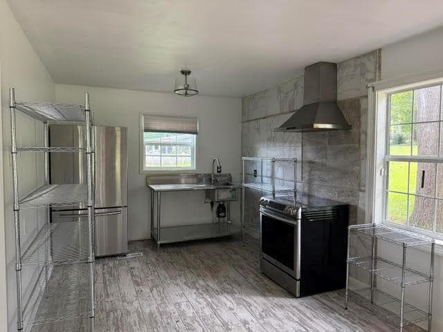 1 bedroom, 2 bathroom, 888 sq ft single family residence for rent at 210 W James Circle, Hampton, GA 30228 for $1,450 a month — photo 5