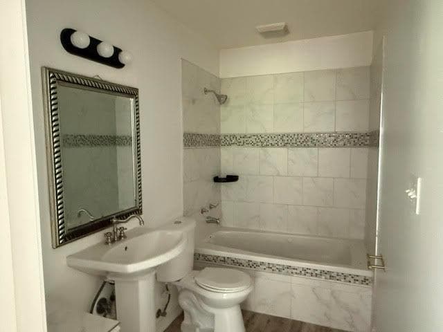 1 bedroom, 2 bathroom, 888 sq ft single family residence for rent at 210 W James Circle, Hampton, GA 30228 for $1,450 a month — photo 8