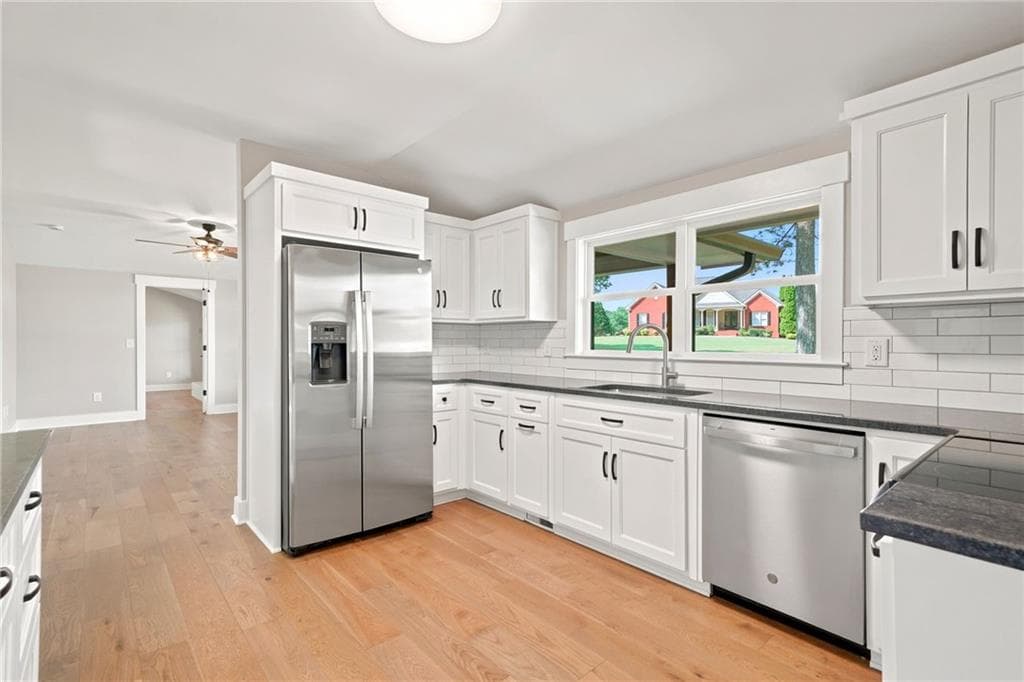 3 bedroom, 2 bathroom, 1,405 sq ft single family residence for sale at 1528 New Light Road, Canton, GA 30115 — photo 9