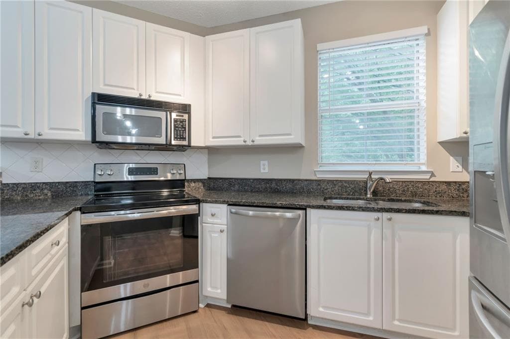 2 bedroom, 2 bathroom, 1,063 sq ft condominium for sale at 10 Perimeter Summit Boulevard 4217, Atlanta, GA 30319 — photo 8