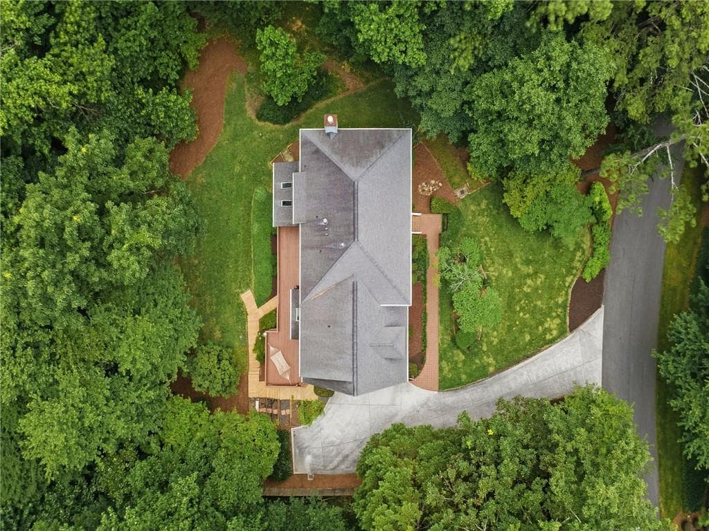 5 bedroom, 4 bathroom, 4,673 sq ft single family residence for sale at 4692 Monticello Circle, Marietta, GA 30066 — photo 2