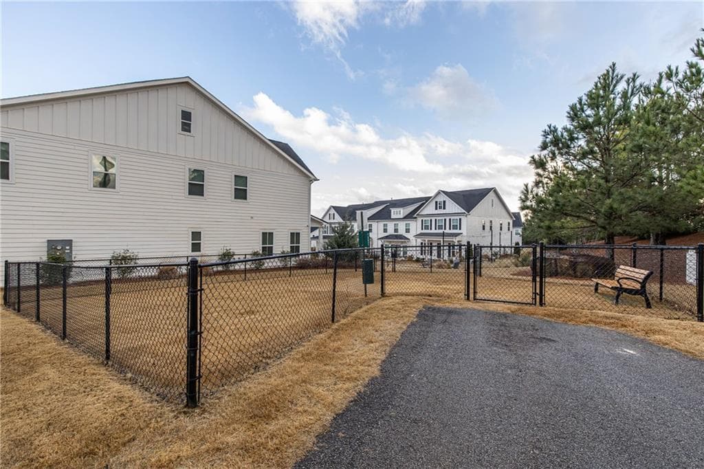3 bedroom, 3 bathroom, 2,016 sq ft townhouse for sale at 1848 Eastmore Avenue, Conyers, GA 30094 — photo 3
