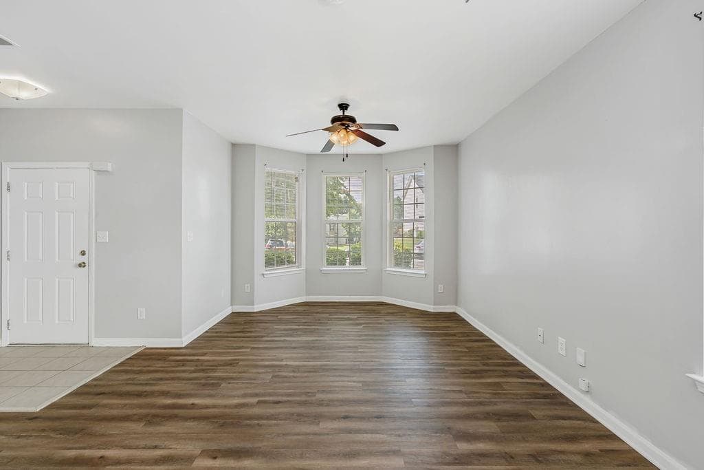 3 bedroom, 3 bathroom, 1,454 sq ft townhouse for sale at 284 Commons Drive, Jonesboro, GA 30236 — photo 5