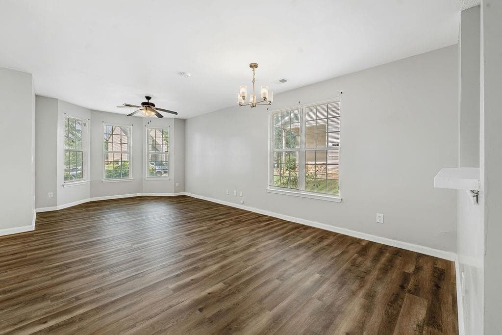 3 bedroom, 3 bathroom, 1,454 sq ft townhouse for sale at 284 Commons Drive, Jonesboro, GA 30236 — photo 6