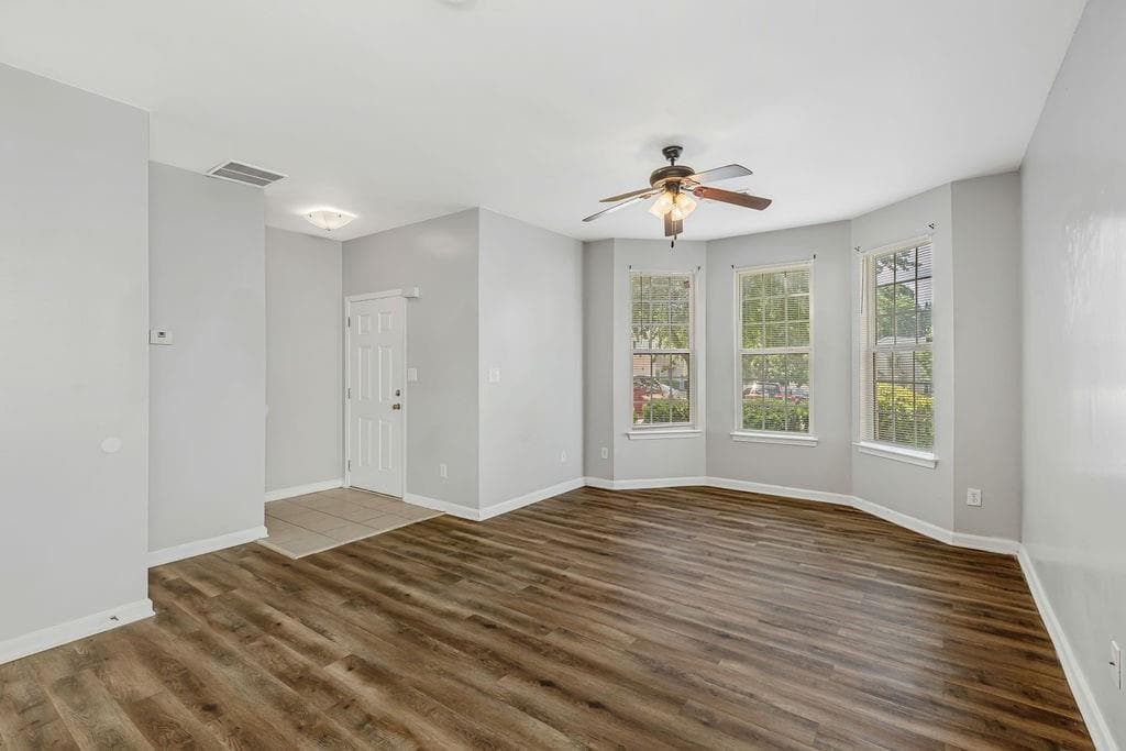 3 bedroom, 3 bathroom, 1,454 sq ft townhouse for sale at 284 Commons Drive, Jonesboro, GA 30236 — photo 7