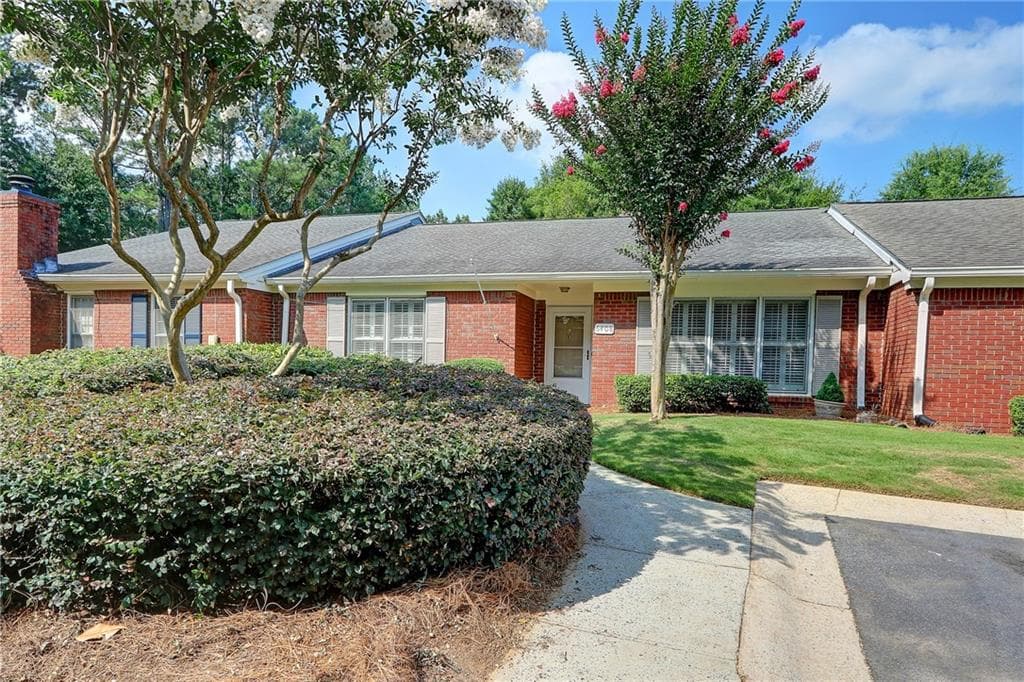 2 bedroom, 2 bathroom, 1,678 sq ft condominium for sale at 6408 Deerings Lane, Peachtree Corners, GA 30092 — photo 1 of 34