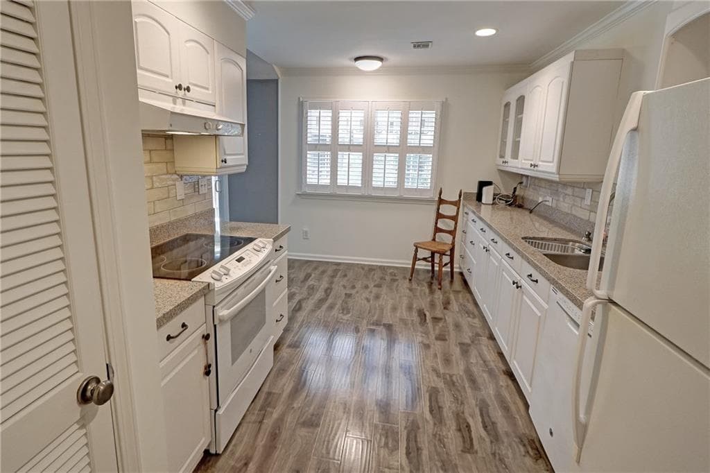 2 bedroom, 2 bathroom, 1,678 sq ft condominium for sale at 6408 Deerings Lane, Peachtree Corners, GA 30092 — photo 9