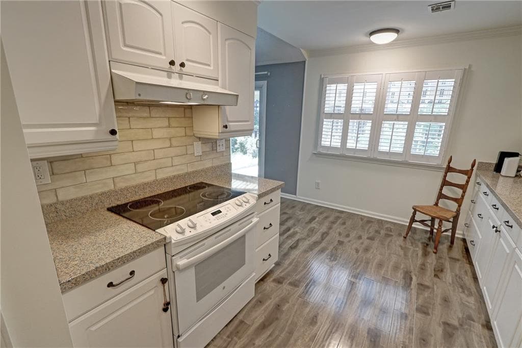 2 bedroom, 2 bathroom, 1,678 sq ft condominium for sale at 6408 Deerings Lane, Peachtree Corners, GA 30092 — photo 10