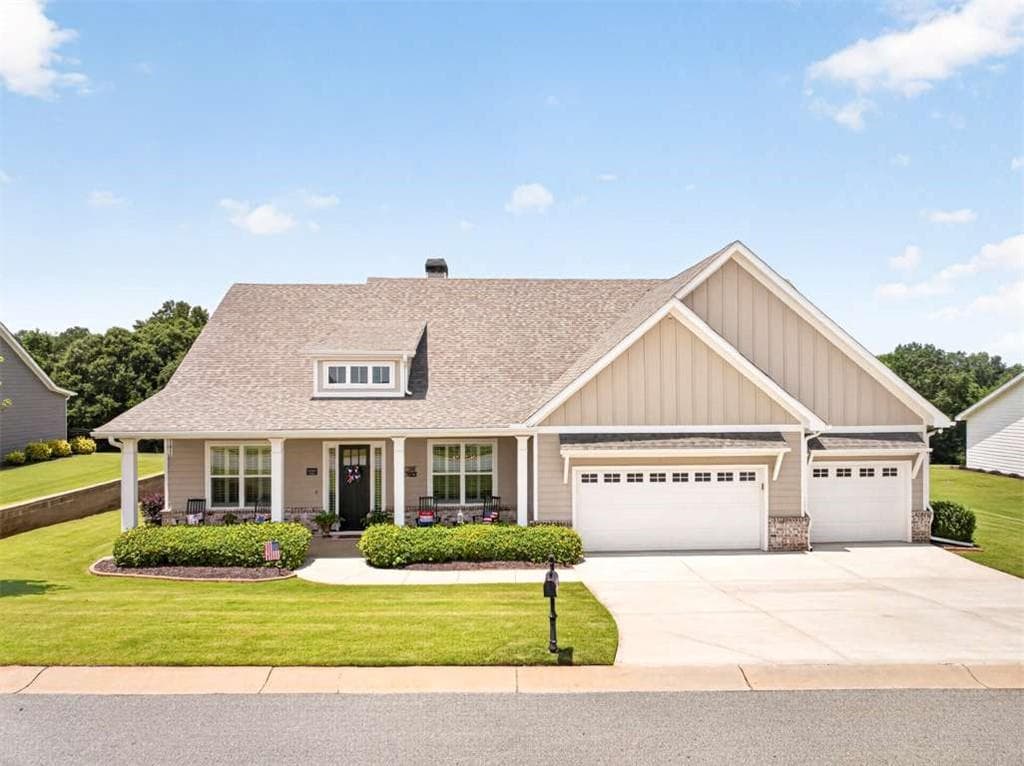 4 bedroom, 3 bathroom, 2,706 sq ft single family residence under contract at 133 Preserve Lane, Homer, GA 30547