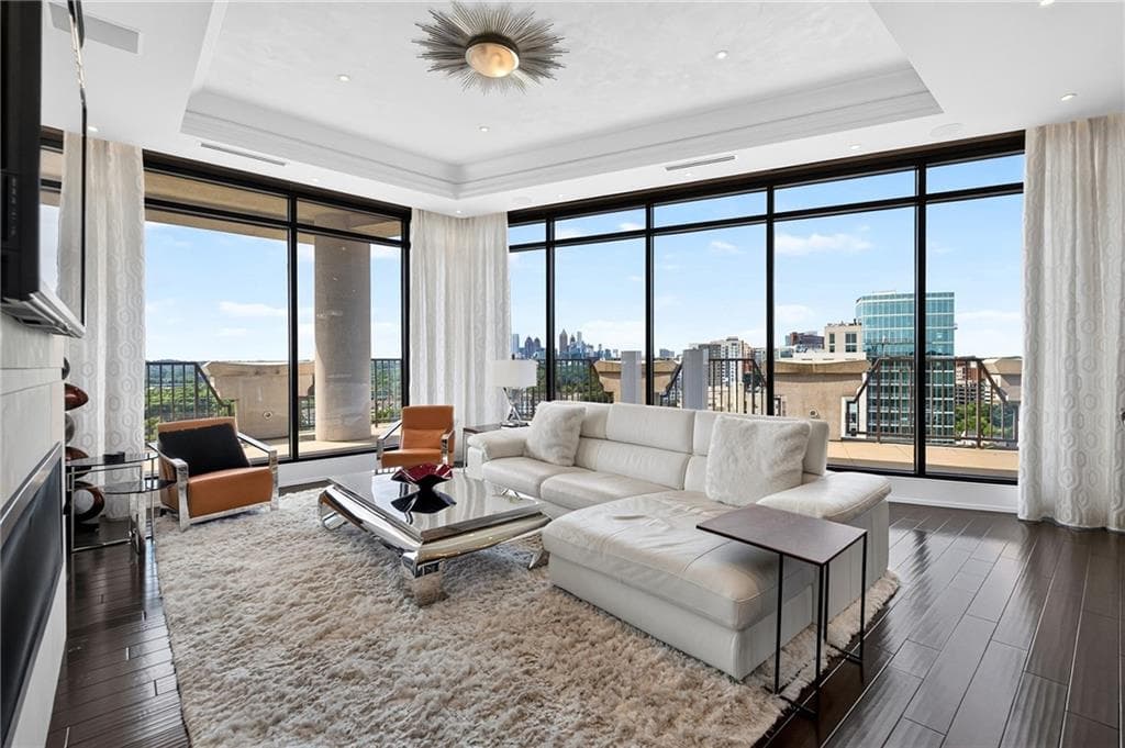 3 bedroom, 4 bathroom, 3,166 sq ft condominium sold at 2233 Peachtree Road 1602, Atlanta, GA 30309