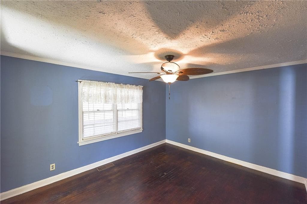 3 bedroom, 2 bathroom, 1,368 sq ft single family residence for sale at 3049 Cloverhurst Drive, Atlanta, GA 30344 — photo 5