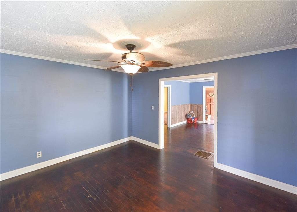 3 bedroom, 2 bathroom, 1,368 sq ft single family residence for sale at 3049 Cloverhurst Drive, Atlanta, GA 30344 — photo 6