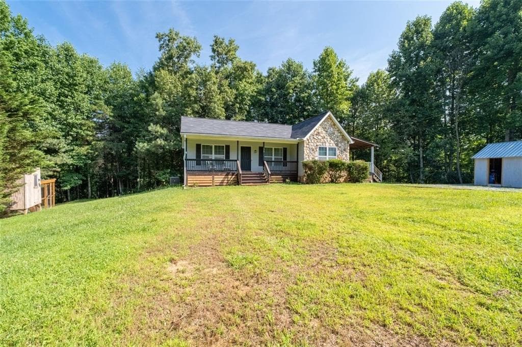 3 bedroom, 2 bathroom, 1,176 sq ft single family residence under contract at 35 Thornwood Lane, Ellijay, GA 30540 — photo 4