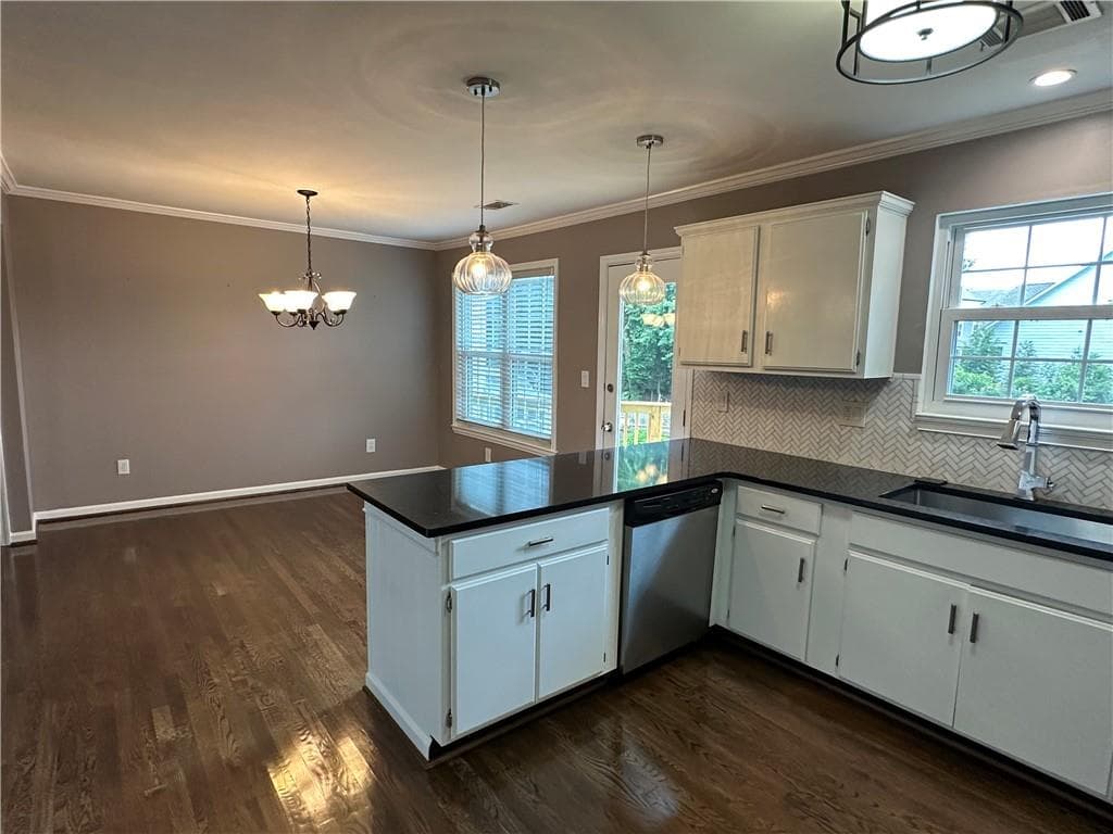 2 bedroom, 3 bathroom townhouse for rent at 5292 Afton Way, Smyrna, GA 30080 for $2,400 a month — photo 3