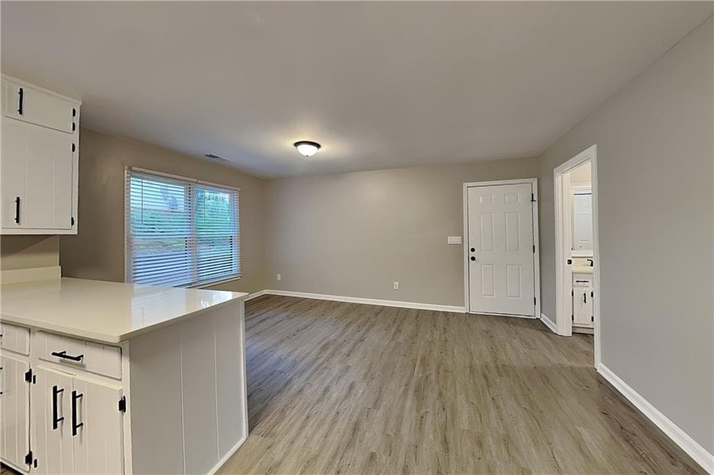 4 bedroom, 4 bathroom, 2,869 sq ft single family residence for rent at 1100 Lake Drive, Roswell, GA 30075 for $3,650 a month — photo 5