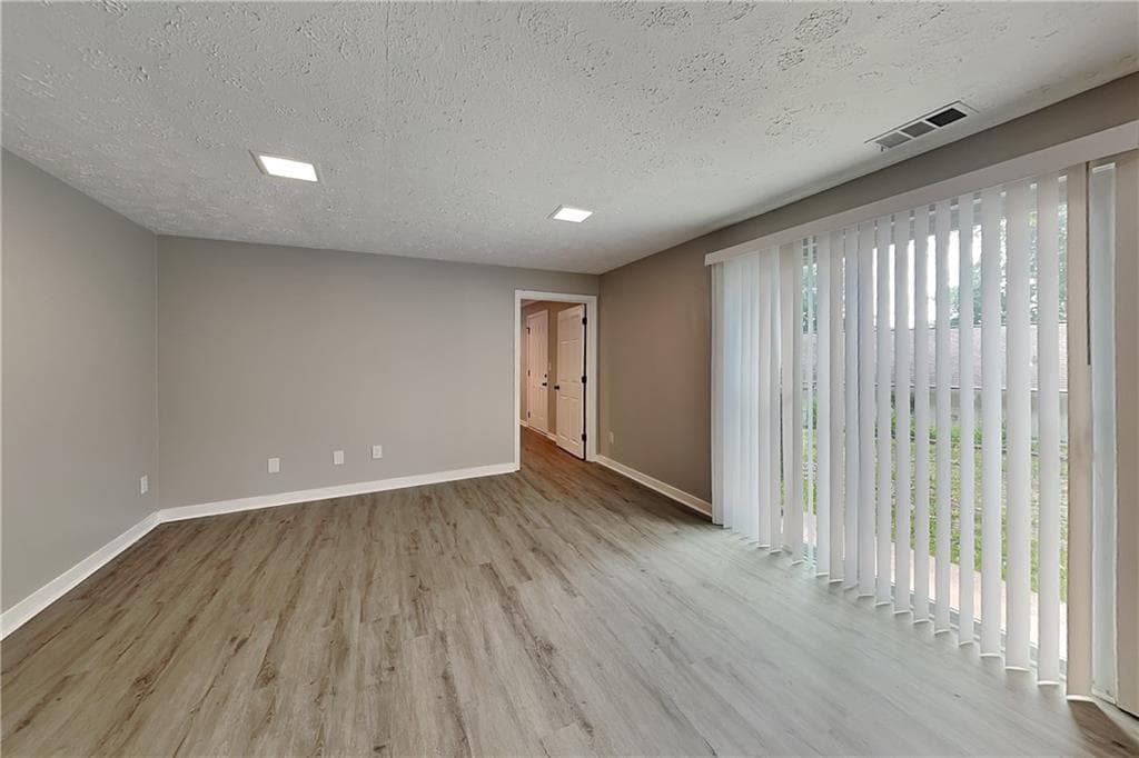 4 bedroom, 4 bathroom, 2,869 sq ft single family residence for rent at 1100 Lake Drive, Roswell, GA 30075 for $3,650 a month — photo 7