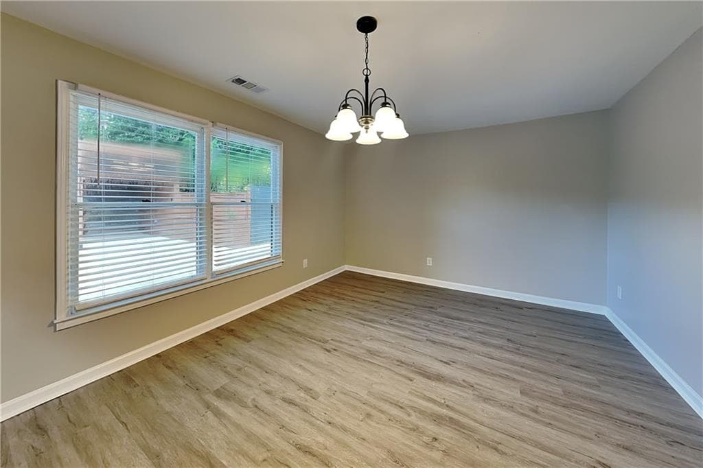 4 bedroom, 4 bathroom, 2,869 sq ft single family residence for rent at 1100 Lake Drive, Roswell, GA 30075 for $3,650 a month — photo 9