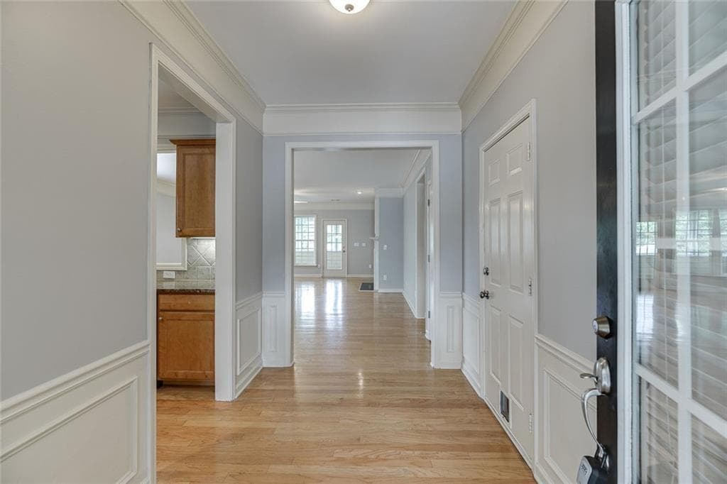 5 bedroom, 3 bathroom, 4,116 sq ft single family residence for sale at 5130 Princess Lane, Cumming, GA 30040 — photo 4