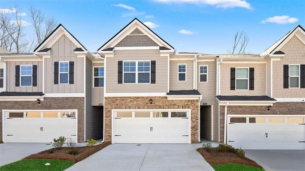 3 bedroom, 3 bathroom, 1,830 sq ft townhouse for sale at 1324 Aura Lane, Lawrenceville, GA 30045 — photo 2
