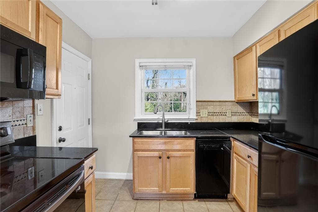2 bedroom, 1 bathroom, 840 sq ft condominium for sale at 578 Goldsboro Road D, Atlanta, GA 30307 — photo 7