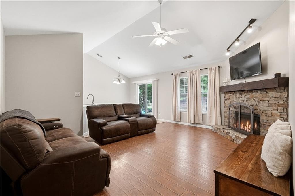 3 bedroom, 2 bathroom, 1,804 sq ft single family residence for sale at 5480 Amber Cove Way, Flowery Branch, GA 30542 — photo 2