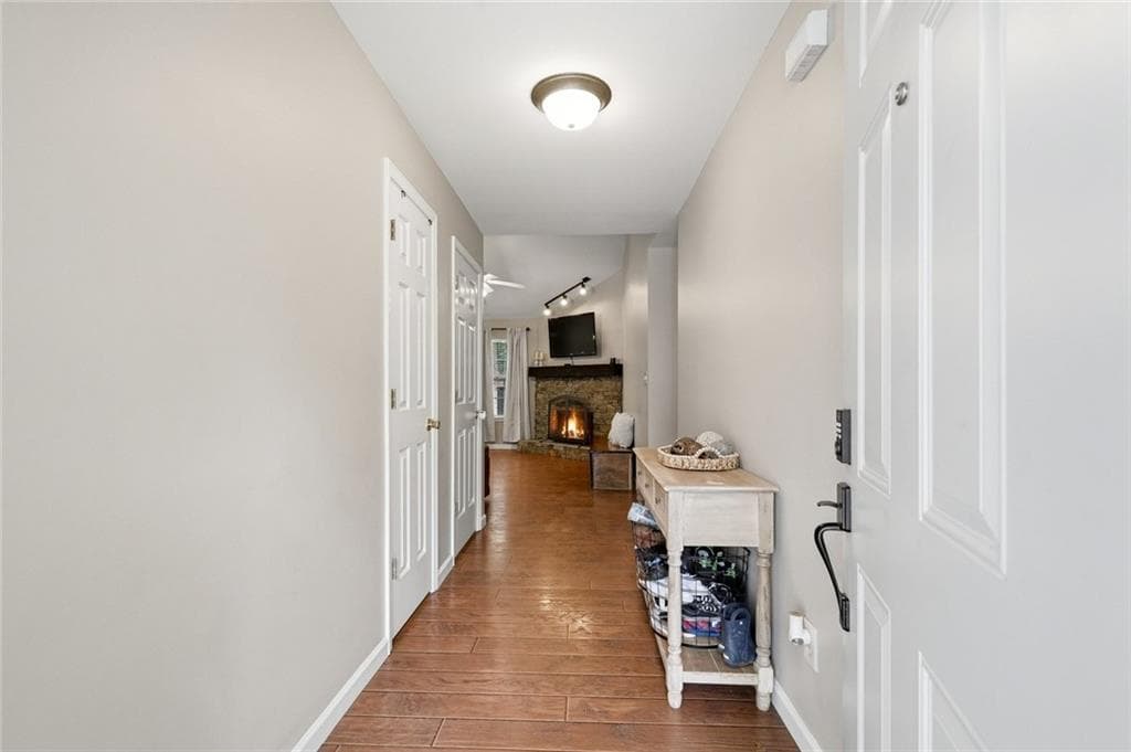 3 bedroom, 2 bathroom, 1,804 sq ft single family residence for sale at 5480 Amber Cove Way, Flowery Branch, GA 30542 — photo 3