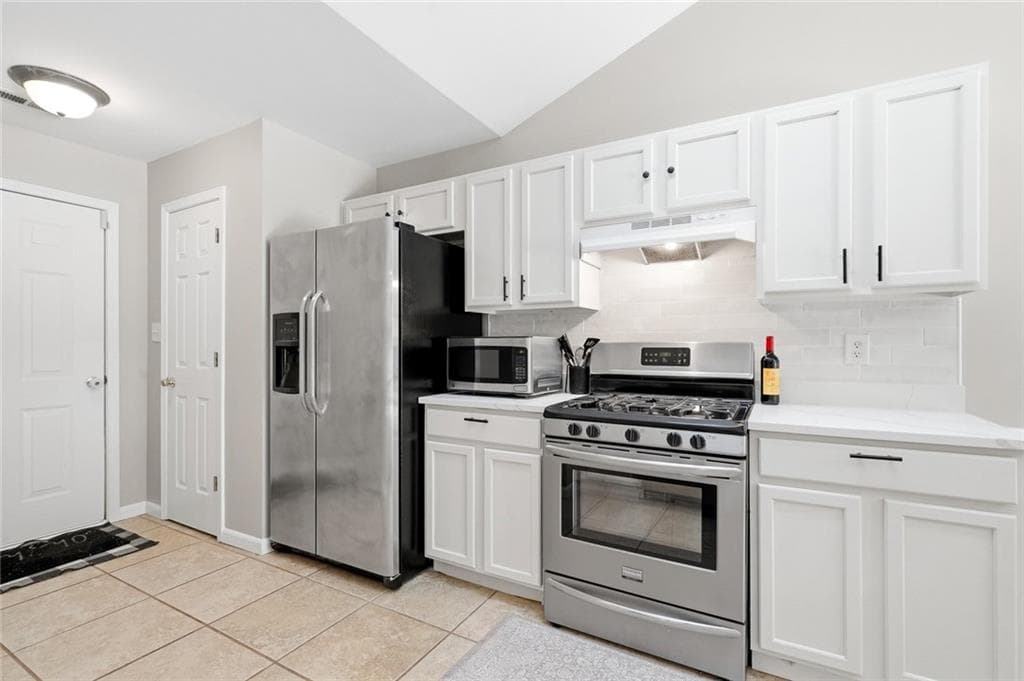 3 bedroom, 2 bathroom, 1,804 sq ft single family residence for sale at 5480 Amber Cove Way, Flowery Branch, GA 30542 — photo 7