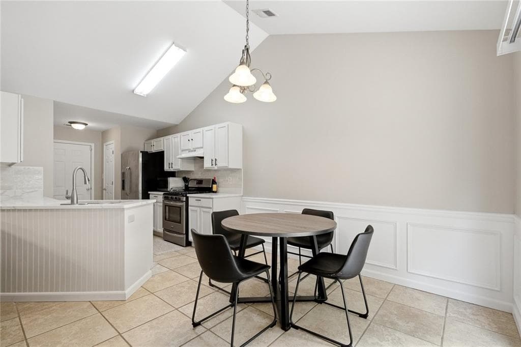 3 bedroom, 2 bathroom, 1,804 sq ft single family residence for sale at 5480 Amber Cove Way, Flowery Branch, GA 30542 — photo 9