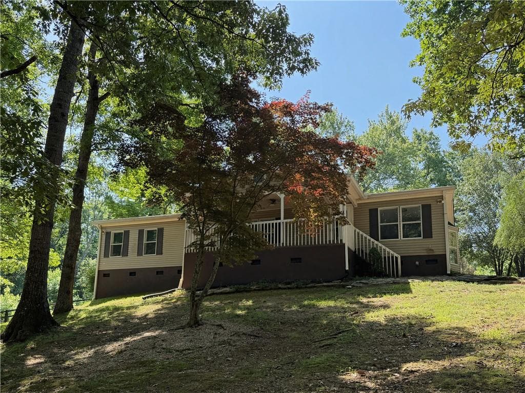 3 bedroom, 2 bathroom, 1,962 sq ft single family residence under contract at 7911 Belton Bridge Road, Lula, GA 30554 — photo 3