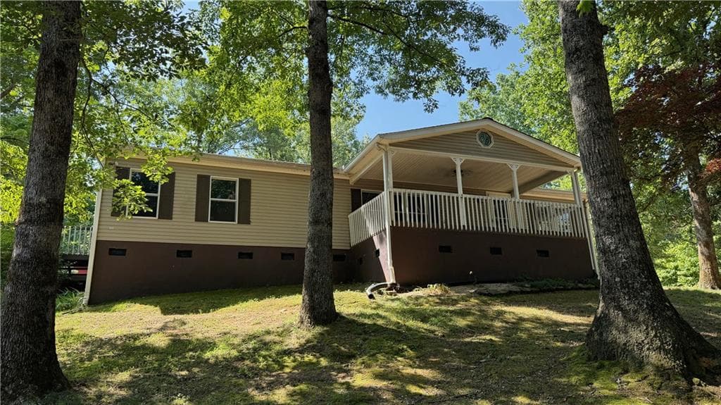 3 bedroom, 2 bathroom, 1,962 sq ft single family residence under contract at 7911 Belton Bridge Road, Lula, GA 30554 — photo 4