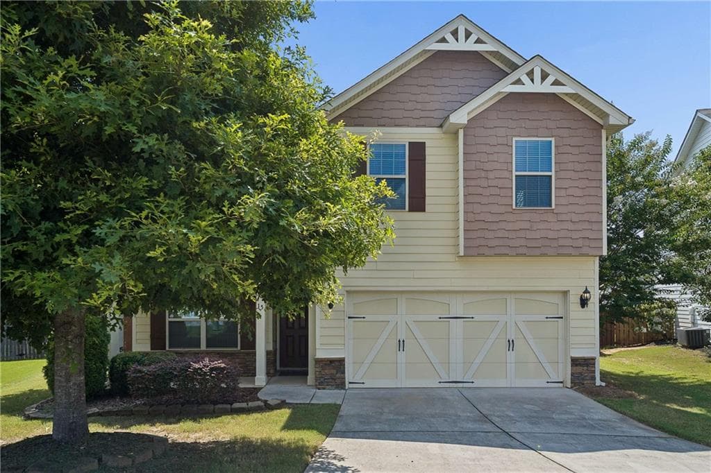 4 bedroom, 3 bathroom, 2,054 sq ft single family residence for sale at 15 Ponder Place, Newnan, GA 30265 — photo 2