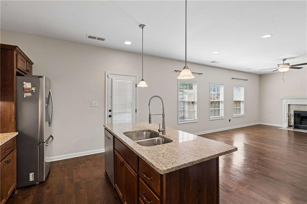 4 bedroom, 3 bathroom, 2,054 sq ft single family residence for sale at 15 Ponder Place, Newnan, GA 30265 — photo 6