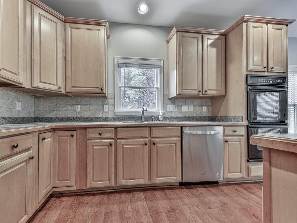5 bedroom, 3 bathroom, 3,144 sq ft single family residence for rent at 408 Sixes Drive, Canton, GA 30114 for $3,500 a month — photo 8