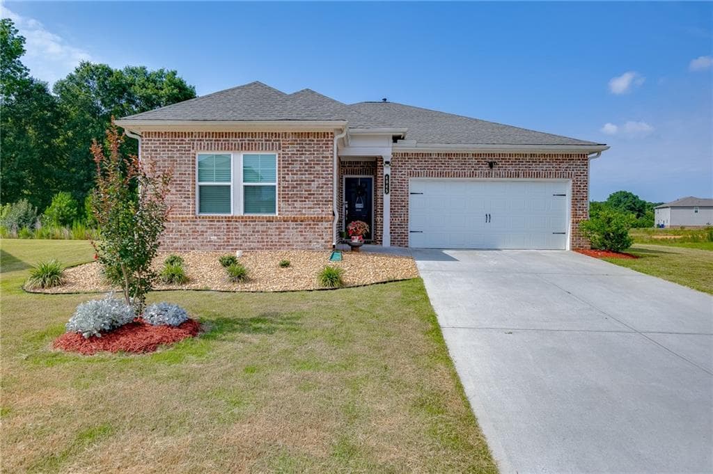 4 bedroom, 2 bathroom, 1,898 sq ft single family residence under contract at 4045 Berry Farm Court, Loganville, GA 30052