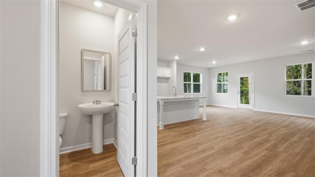 4 bedroom, 3 bathroom, 1,767 sq ft single family residence for sale at 1132 Earlywood Way, Monroe, GA 30655 — photo 3