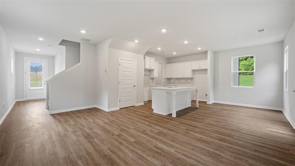 4 bedroom, 3 bathroom, 1,700 sq ft single family residence for sale at 1138 Earlywood Way, Monroe, GA 30655 — photo 4